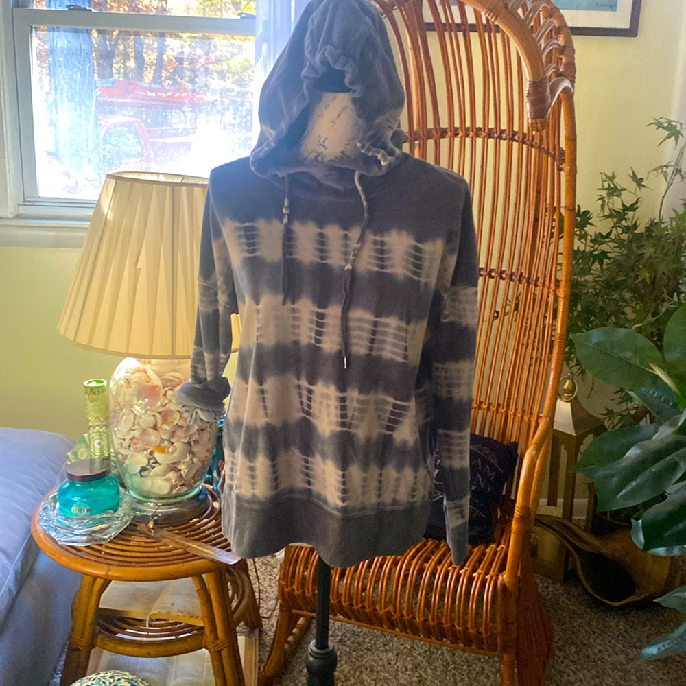 American Eagle pullover hooded sweatshirt